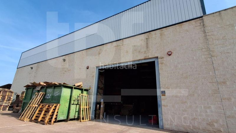 Foto 97b34c3c-c39d-48fc-8318-84ad88d0d253. Nau industrial a Alberic