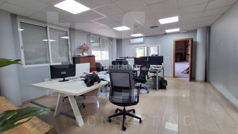 Foto b9a89737-1f46-4207-a3dd-7de5961e9bd9. Nau industrial a Alberic