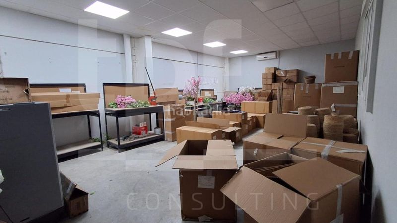 Foto d66f8fb1-71fe-4533-ae3e-953718c6e096. Nau industrial a Alberic