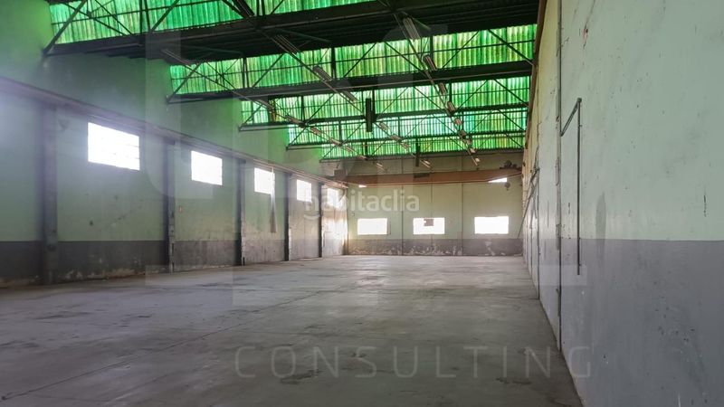 Foto e6d088e0-f35c-4a8c-b607-4a866ef8bfe7. Nau industrial a Centro Chiva