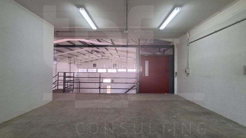 Foto 9660f923-03e1-47c7-a6cb-6454879d0539. Nau industrial a Alaquàs
