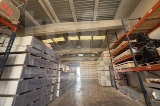 Fabrikhalle in Metro - Auditorio