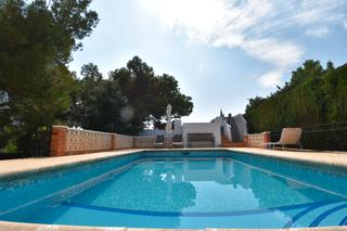Xalet  Calle zafiro. Chalet independiente con vivienda+apartamento urbano, con huerto