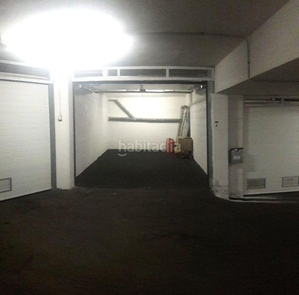 Foto ec4c6568-dab4-4314-ba43-ed5b4628fe58. Parking coche en La Felguera Langreo