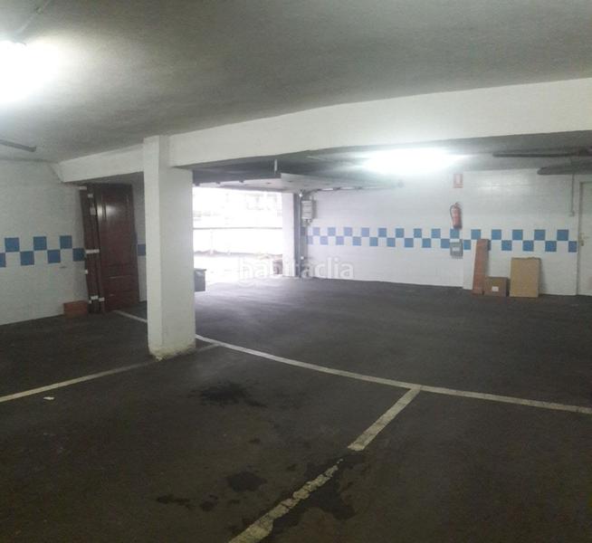 Foto fd9c8499-bc20-47da-b11d-59fc29d0dd97. Parking coche en La Felguera Langreo