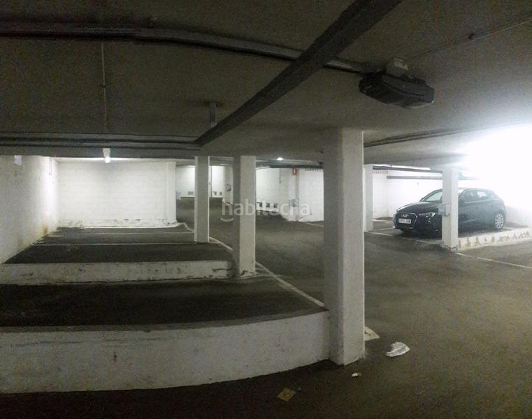 Foto a857386f-5adc-493f-915c-3bb7450eeaec. Autoparkplatz in La Felguera Langreo