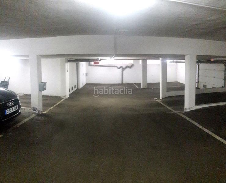 Foto de14c216-01b0-424a-9de9-b4f9dbc52e7e. Autoparkplatz in La Felguera Langreo