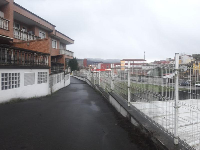 Foto f8c0e437-5ae2-461f-b8ce-1c3c0055b45d. Autoparkplatz in La Felguera Langreo