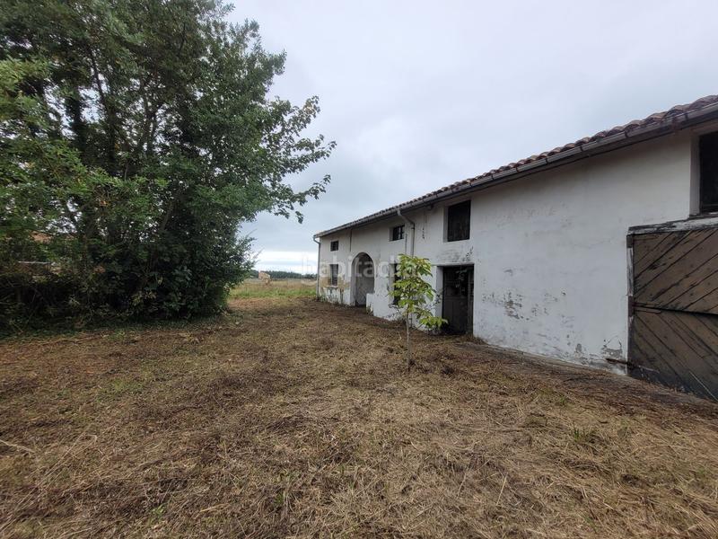 Foto 4c6a5cee-a810-4cbd-9502-0eebdff86636. Casa amb piscina a Quintes - Arroes Villaviciosa