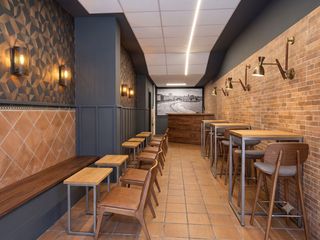 Local Comercial a Centro. Venta de local al lado de la plaza del carmen, gijón. estupendo