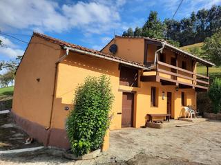 Haus in Caldones. Se vende casa para reformar en caldones con finca  de 22.400 m2
