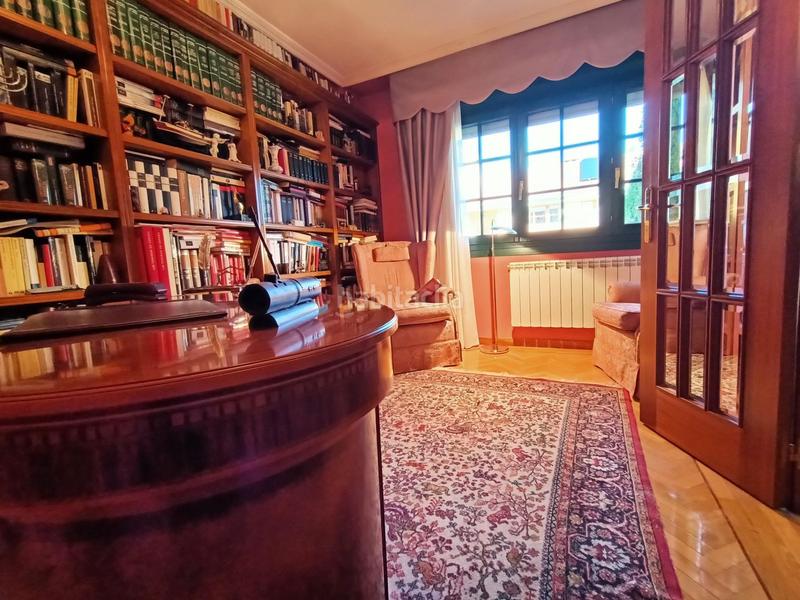 Foto 0372d460-47c4-4fbc-9378-c29f1d39fc56. Casa dos chalets unidos en contruccion en Llanera