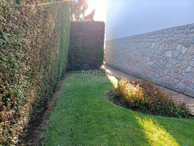 Foto 9deeda0b-0ef2-43b0-b969-3c4c2470d4a0. Casa dos chalets unidos en contruccion en Llanera