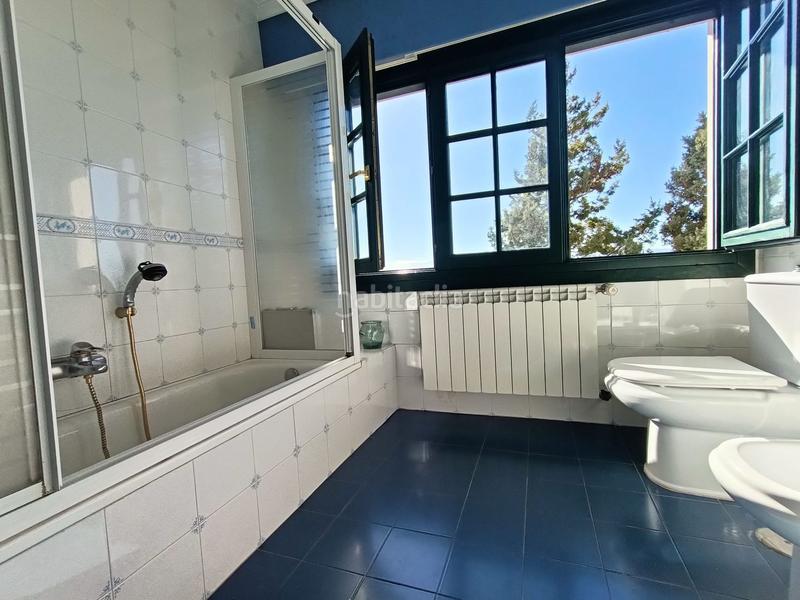 Foto d33f7a5c-3974-4bcd-bd92-250a837d427f. Casa dos chalets unidos en contruccion en Llanera