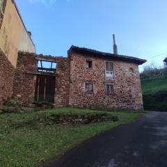 Casa a Parroquias surorientales. Conjunto a rehabiltar casona asturiana horreo zona rural para en