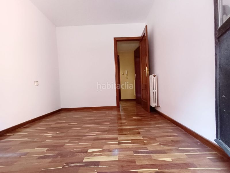 Foto 3858b097-2ae5-45e2-b12c-5846ec181f7b. Casa amb calefacció aparcament piscina a Lena