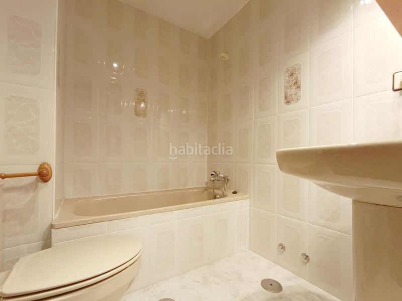 Foto 57c8e87a-e1c6-4177-9be3-46b84c0ce6bb. Casa amb calefacció aparcament piscina a Lena