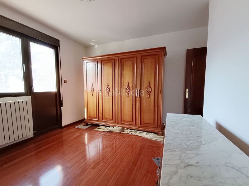 Foto 7f0d30dc-b052-4c89-bbc6-8d75be20ce0e. Casa amb calefacció aparcament piscina a Lena