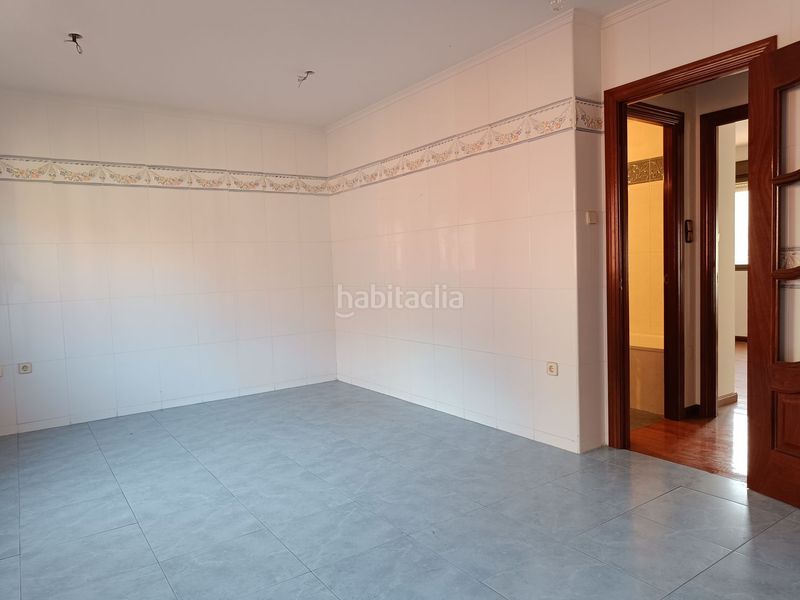 Foto aa940f7b-362c-4e8f-bfe5-7005323e6f27. Casa amb calefacció aparcament piscina a Lena