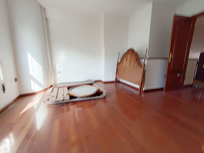 Foto b5b6c26a-33ba-40bd-bf2a-352bb22394d6. Casa amb calefacció aparcament piscina a Lena