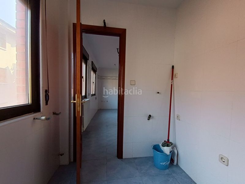 Foto bfc5bfc2-f0bf-4113-8af5-63c1ac365b39. Casa amb calefacció aparcament piscina a Lena