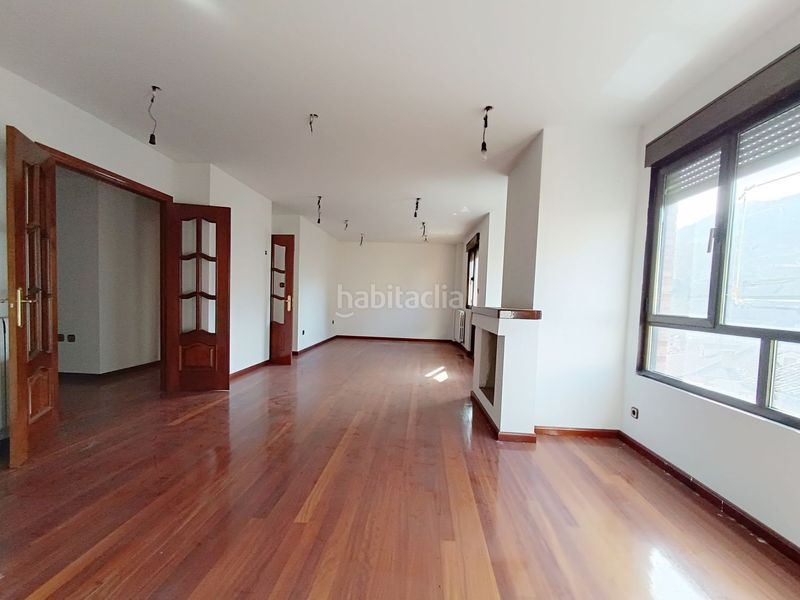 Foto d2a180f2-8322-49e1-8a9a-92b6c38d2acc. Casa amb calefacció aparcament piscina a Lena