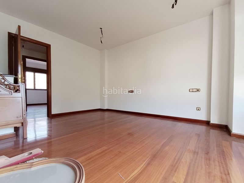 Foto f1f8e0df-587b-490c-b177-dd4bde1eeec8. Casa amb calefacció aparcament piscina a Lena