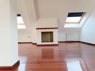 Etagenwohnung in Lena