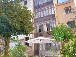 Pis a El Postigo. Edificio en venta perfecto para negocio hotelero e inversores. p