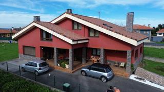 Casa  Carretera de granda. Chalet en la granda a 5 minutos de san lorenzo, dos viviendas
