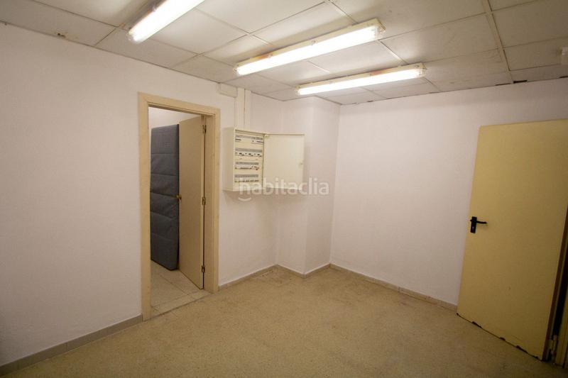 Foto abba4bf3-5764-42dd-a103-64507eeb6414. Rent business premise in El Natahoyo Gijón