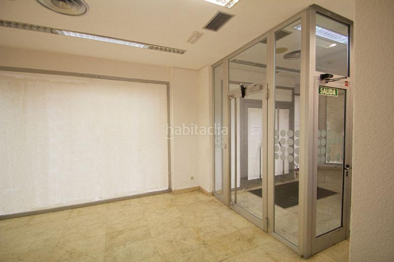 Foto 122c6eed-2890-4114-93c3-2ef78bcac1c0. Alquiler local comercial en El Natahoyo Gijón