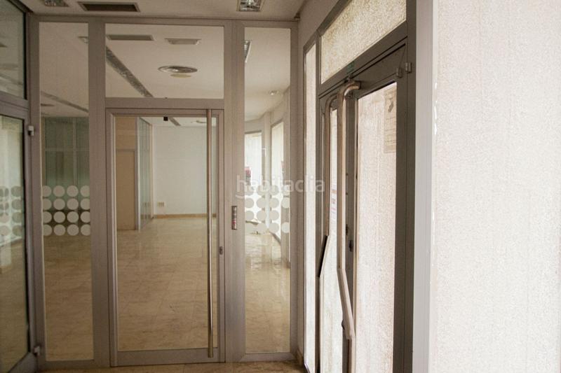 Foto 176d9c93-c925-4d25-ace0-684404bb80a3. Alquiler local comercial en El Natahoyo Gijón