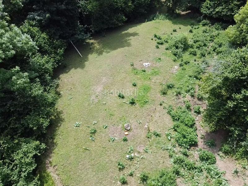 Foto 10ba4af0-25d0-4f1c-aa35-3707feaef599. Terreno residencial finca en pola en Somiedo