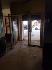 Rent Business premise in Centro