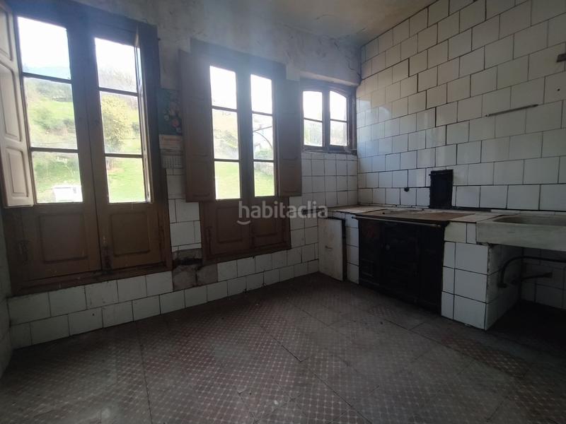 Foto 533148c8-460f-460d-bec5-146d3516b243. Casa amb piscina a Salas