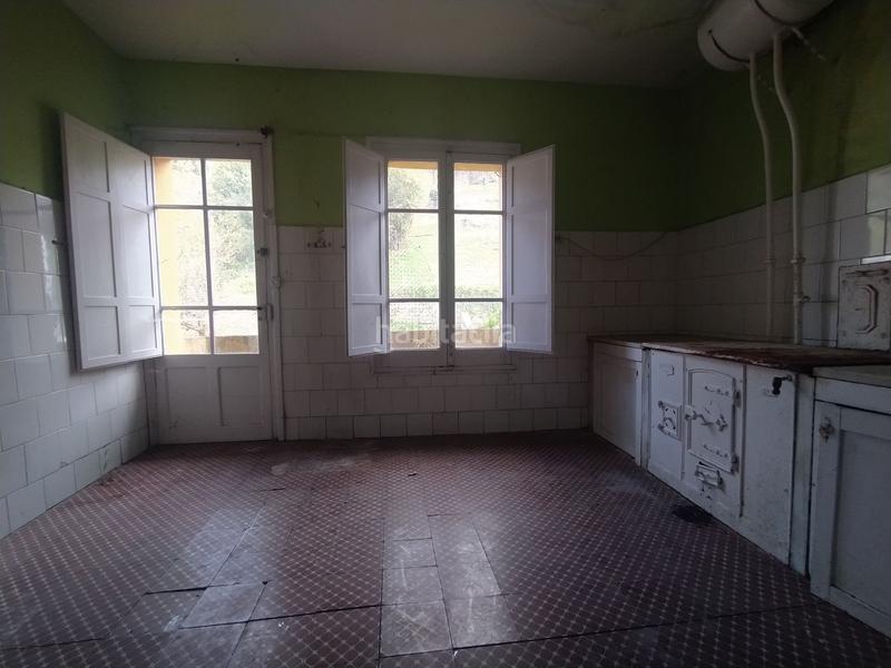 Foto f24519c9-c5d2-4823-ba11-5732a2b2b215. Casa amb piscina a Salas