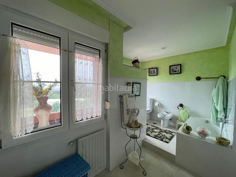 Foto 0ef6f058-b28f-417e-8453-6fd3db183813. Casa amb calefacció aparcament piscina a Leorio Gijón