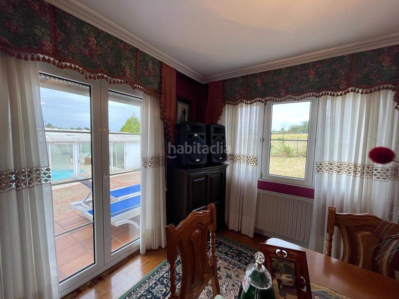 Foto 4842eb3c-6a5e-4c2b-916a-244567dc88d9. Casa amb calefacció aparcament piscina a Leorio Gijón