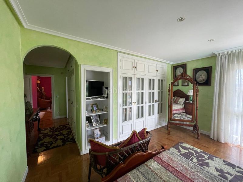 Foto 6c007383-4fd4-4185-9938-4a050c79d00c. Casa amb calefacció aparcament piscina a Leorio Gijón