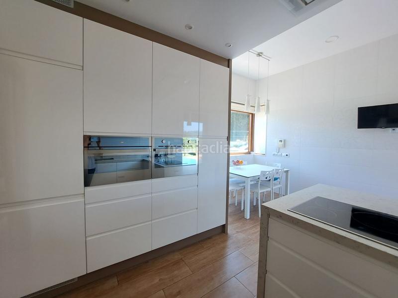 Foto a1294cb1-c952-4002-ac99-823f6ace0c0a. Casa amb calefacció aparcament piscina a Porceyo Gijón