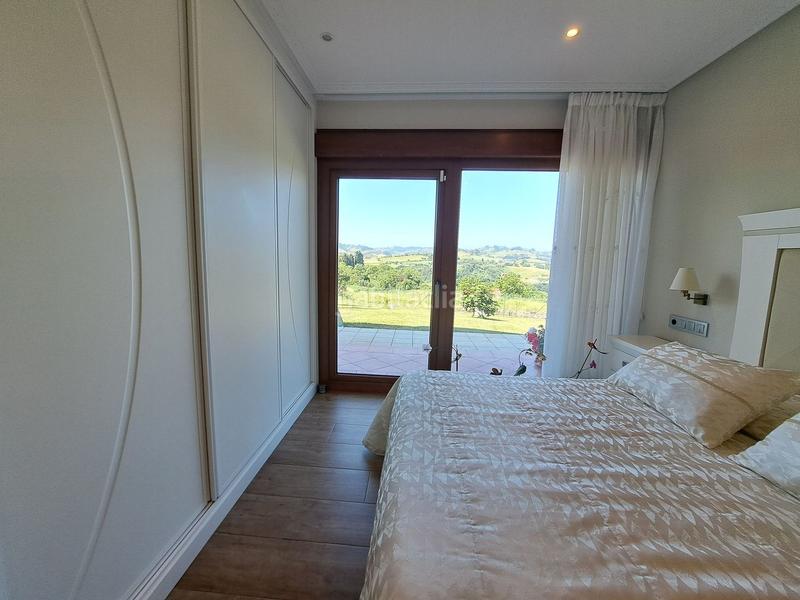 Foto 6f1c8af6-c58b-466f-965d-5e6bcdf84bf5. Maison avec chauffage parking piscine dans Porceyo Gijón