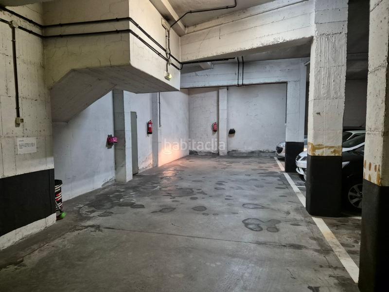 Foto c49f5df8-8548-4c44-bb57-acfca0a3e8a2. Car parking in La Calzada Gijón