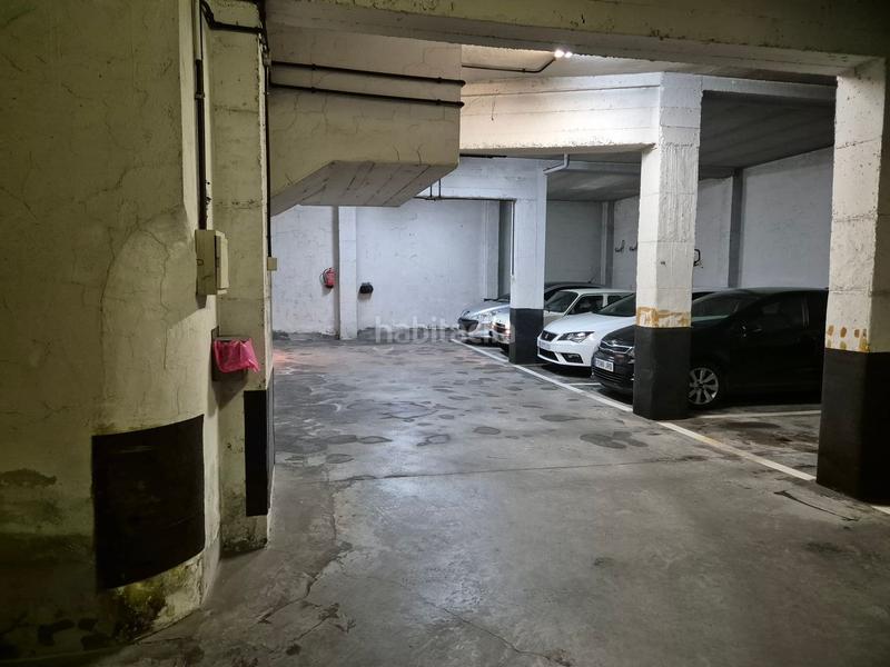 Foto f16aa7aa-4672-4424-a132-942a92b2c400. Car parking in La Calzada Gijón