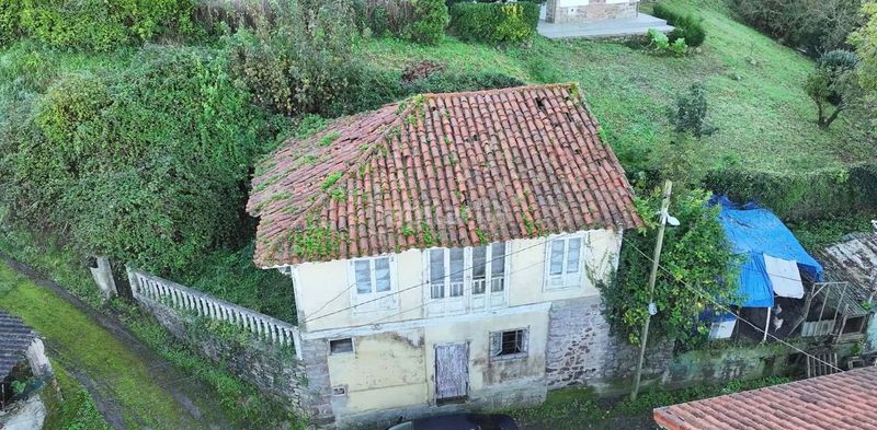 Foto 60614dde-bc3b-4041-94d1-e0d298eccbc3. Casa amb piscina a Pravia