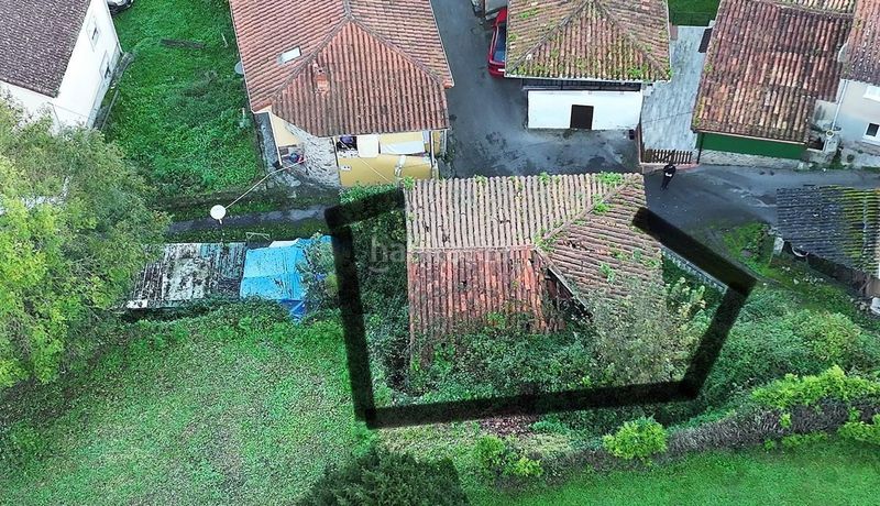 Foto aa3ce6b8-acbc-4a57-b005-66f59649b721. Casa amb piscina a Pravia