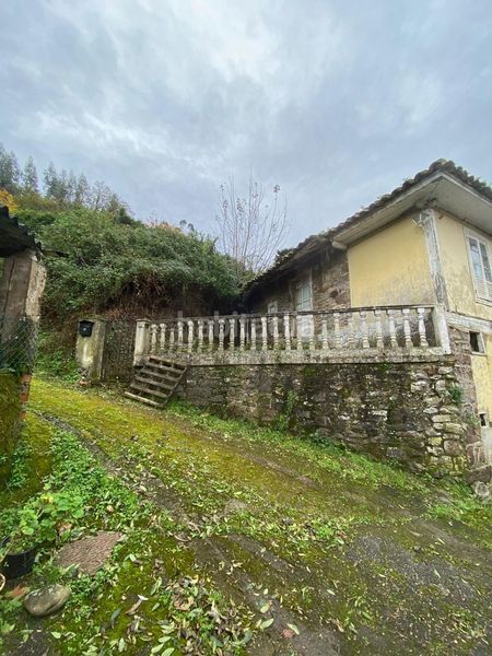 Foto b683f43d-6306-4765-9904-c692fbeb31fa. Casa amb piscina a Pravia