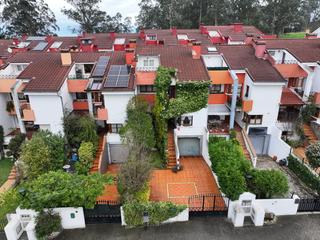 Casa  Calle los nísperos