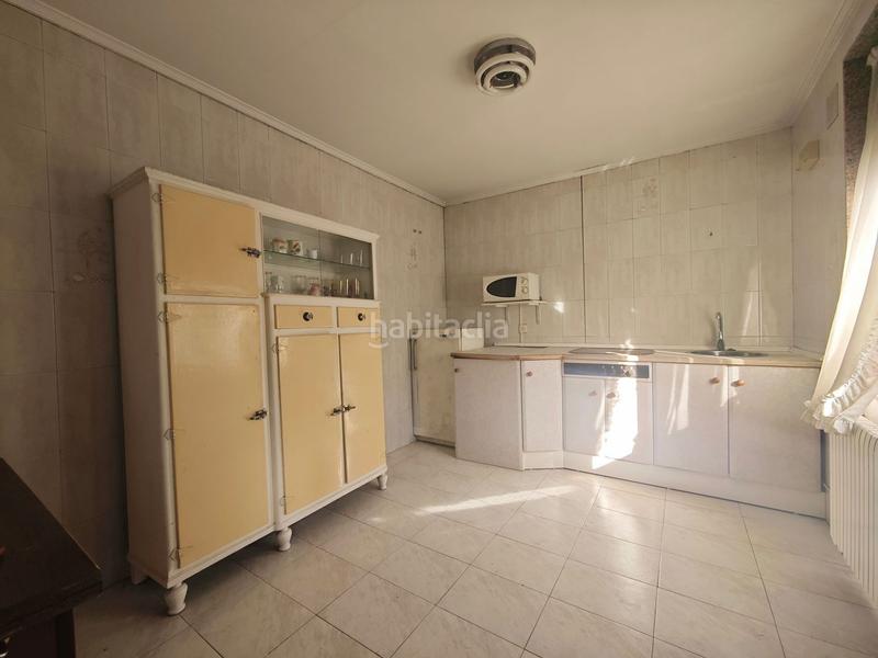 Foto b943d77a-a1d1-4847-a764-ee5c416ad568. House with pool in La Felguera Langreo