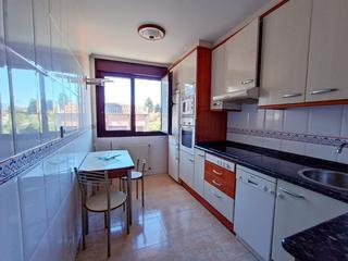 Etagenwohnung  N/a